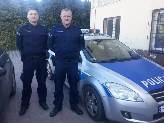 Dyżurny i patrol policji pomogli grzybiarzom odnaleźć się w lesie