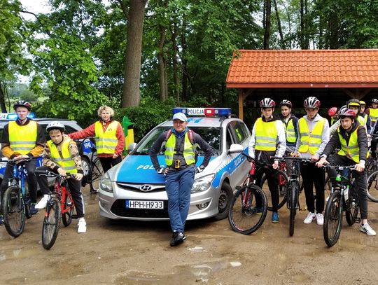 ,, JEDNOŚLADEM BEZPIECZNIE DO CELU" – POLICJANCI Z ZAWIDZA ZABEZPIECZALI RAJD ROWEROWY