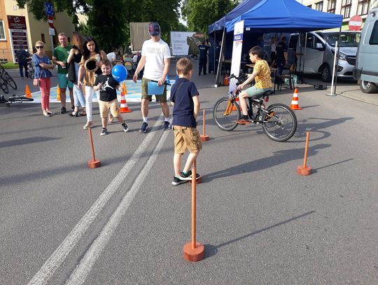 POLICJANCI NA „DNIACH POWIATU RYPIŃSKIEGO”