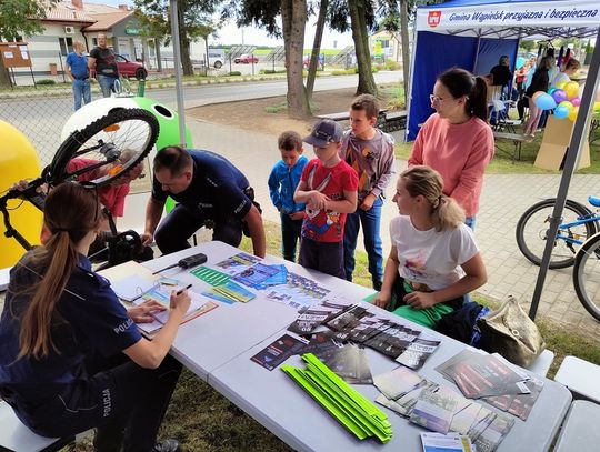 Policjanci na Pikniku Bezpieczeństwa i Profilaktyki w Wąpielsku