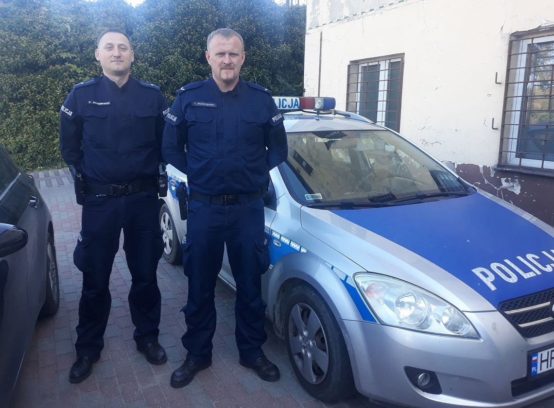 Dyżurny i patrol policji pomogli grzybiarzom odnaleźć się w lesie