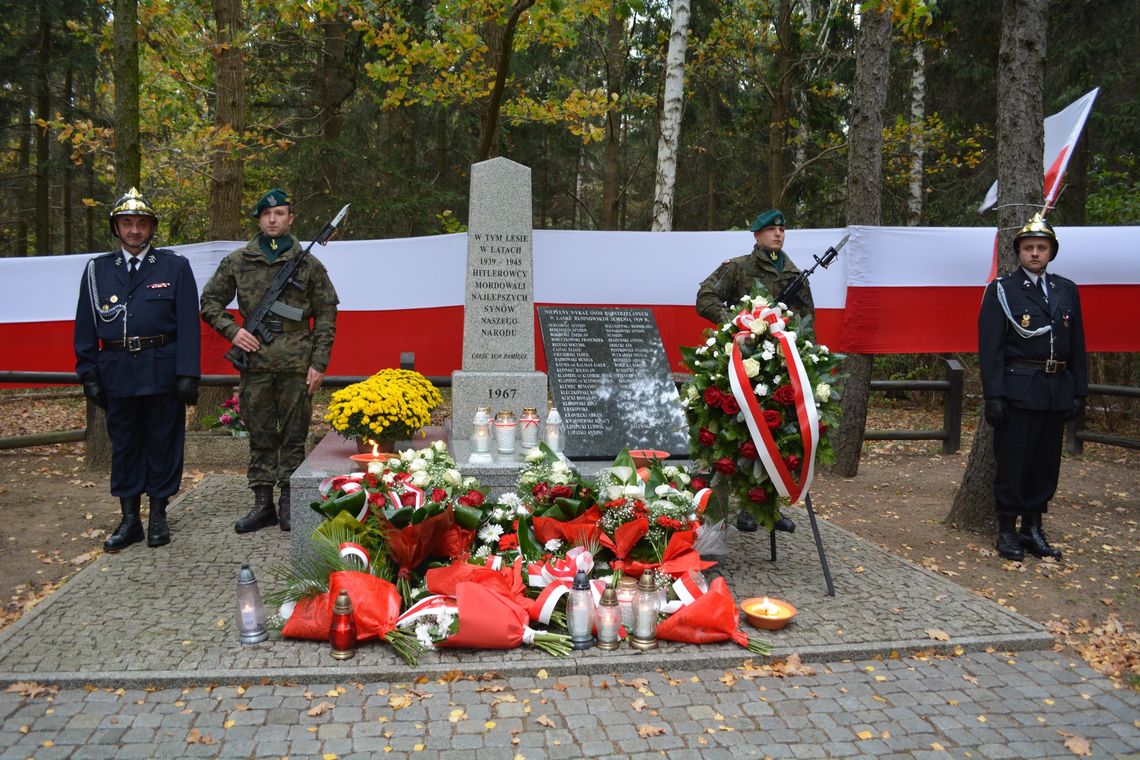 Uroczystości upamiętniające ofiary zbrodni wojennych sprzed 83 lat